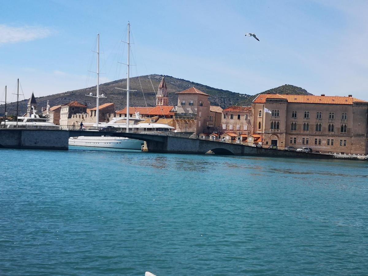 Apartman Petrovic City Center Trogir Exterior photo